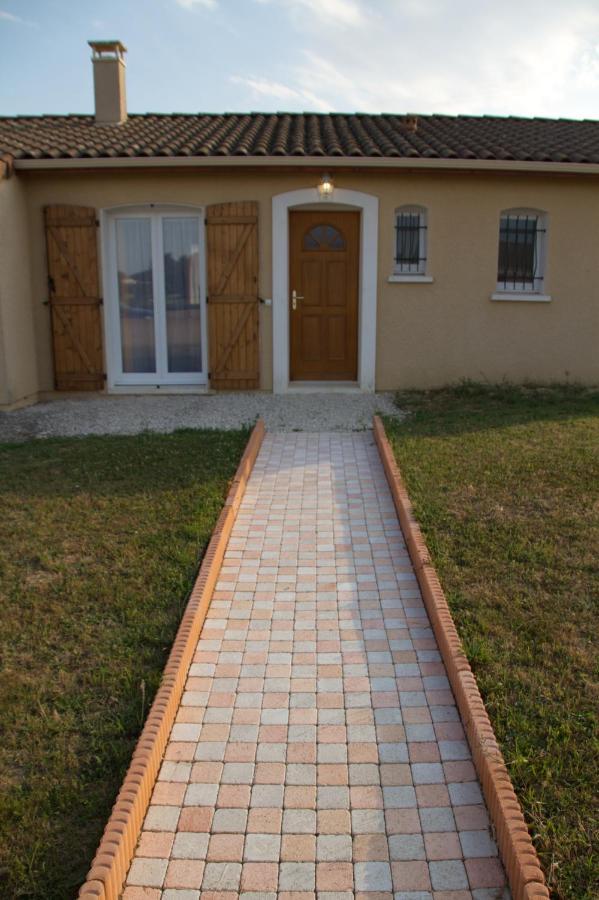 Les Lauriers De Lomagne Villa Lavit Exterior photo